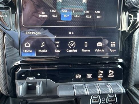 Used 2024 RAM 3500 Limited AWD/4WD image 30