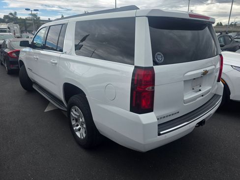 Used 2017 Chevrolet Suburban LT image 5