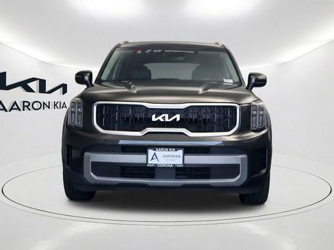 Used 2023 Kia Telluride EX AWD/4WD image 2