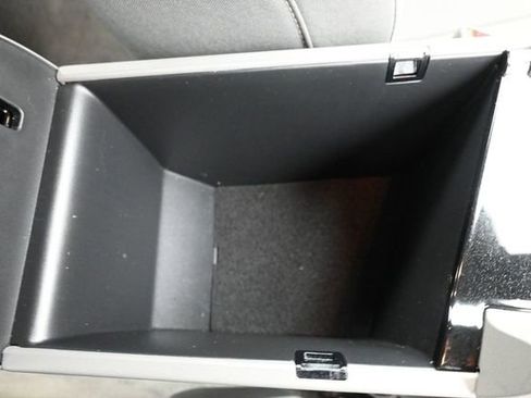 Used 2025 Hyundai Elantra SEL FWD image 40