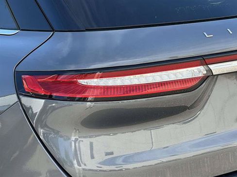 Used 2022 Lincoln Corsair AWD w/ Premium Package image 30