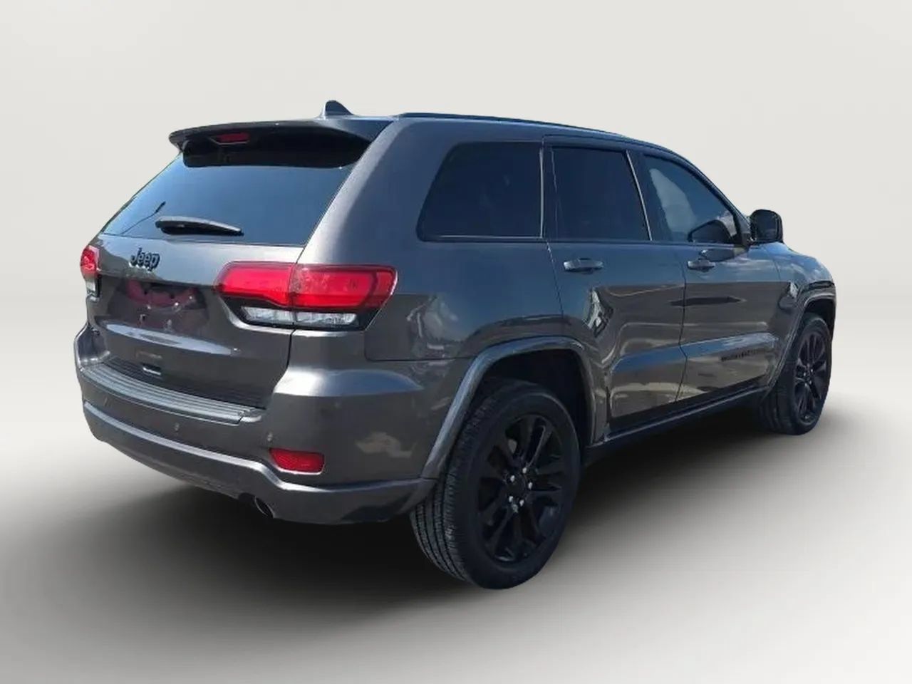 Used 2019 Jeep Grand Cherokee Altitude AWD/4WD image 7