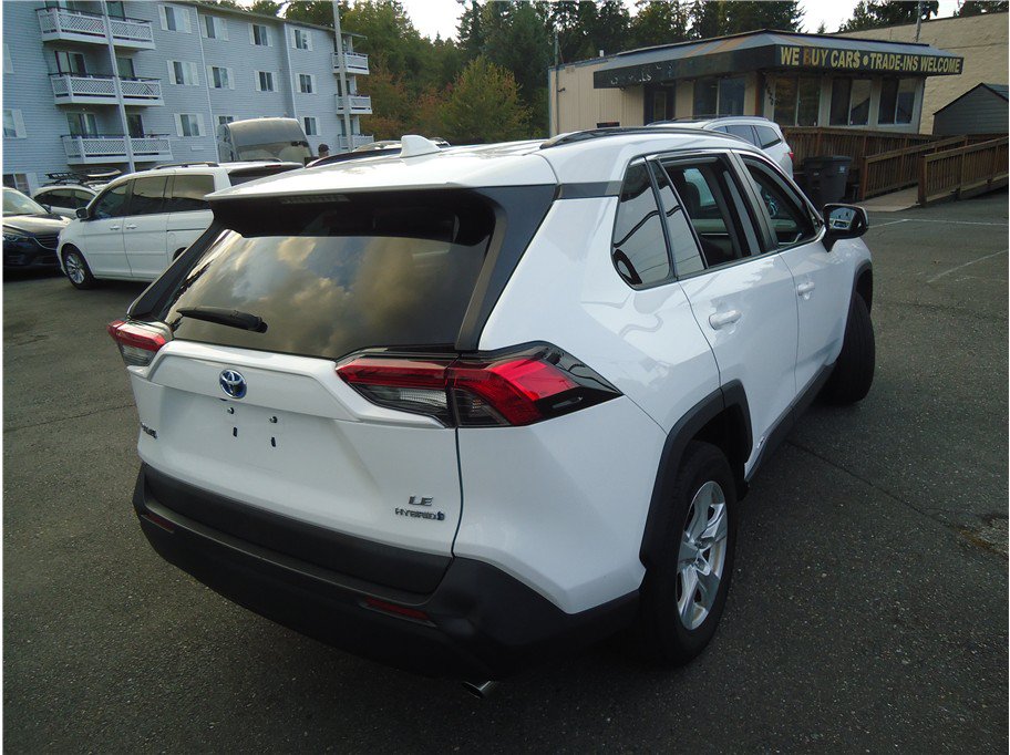 Used 2019 Toyota RAV4 LE w/ Carpet Mat Package AWD/4WD image 6