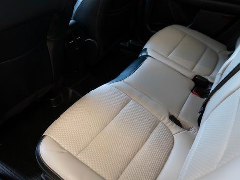 Used 2023 Ford Escape SE image 19