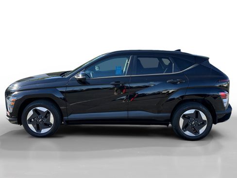 Used 2024 Hyundai Kona SEL FWD image 2