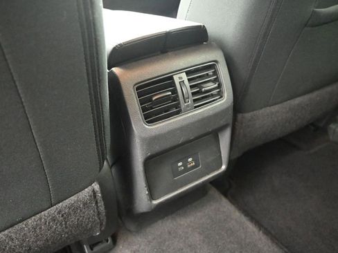 Used 2023 Nissan Rogue SV image 13