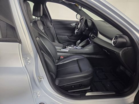 Used 2024 Alfa Romeo Giulia Ti image 8