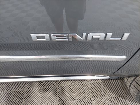 Used 2018 GMC Yukon Denali AWD/4WD image 6