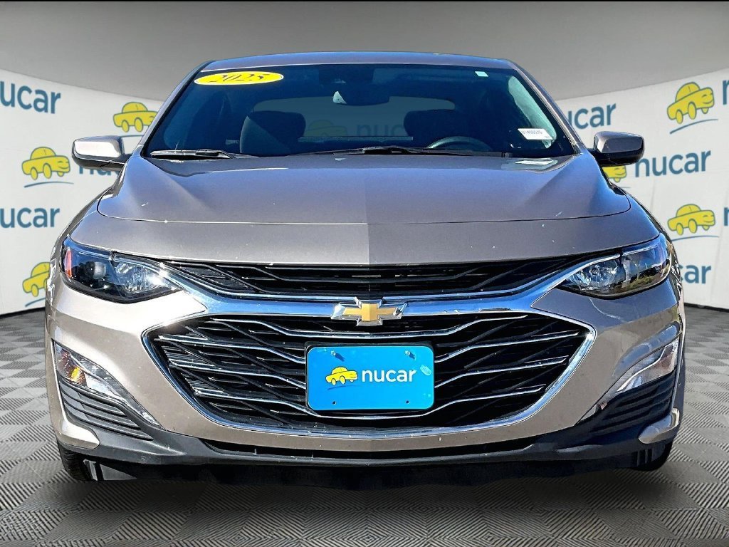Used 2025 Chevrolet Malibu LT FWD image 2
