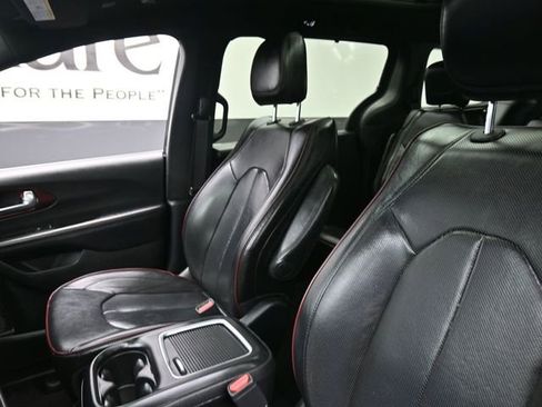 Used 2019 Chrysler Pacifica Limited w/ Advanced Safetytec Group image 16