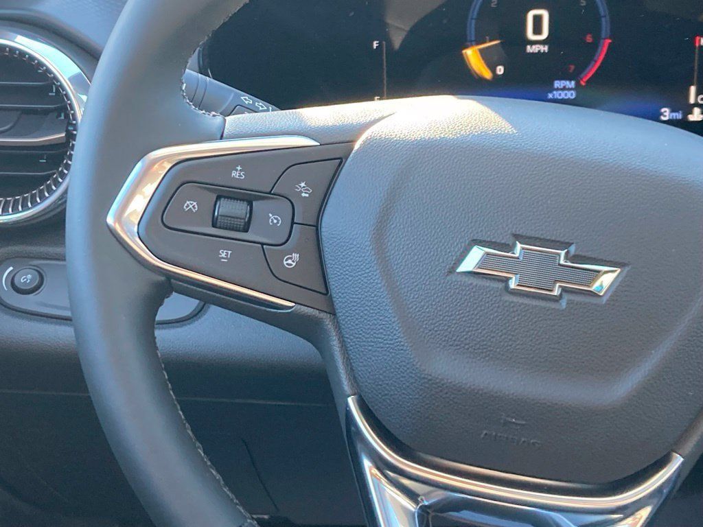 New 2026 Chevrolet Trax ACTIV w/ Sunroof Package FWD image 10
