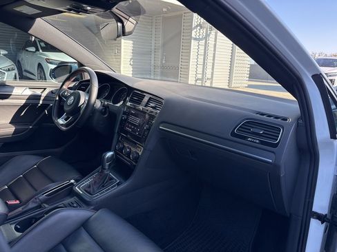 Used 2020 Volkswagen GTI SE image 15