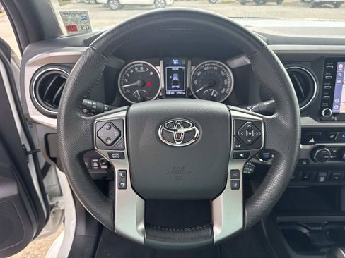 Used 2022 Toyota Tacoma Limited AWD/4WD image 22