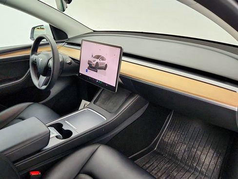 Used 2023 Tesla Model Y Long Range image 30