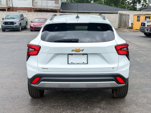 Used 2025 Chevrolet Trax LT w/ Driver Confidence Package FWD image 12