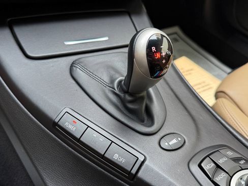 Used 2013 BMW M3 Convertible w/ Premium Pkg RWD image 21