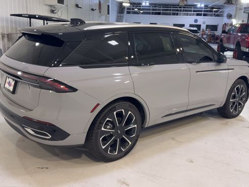 New 2026 Lincoln Nautilus Reserve AWD/4WD image 9