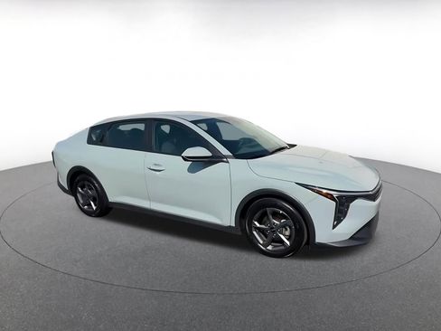 Used 2025 Kia K4 FWD image 2