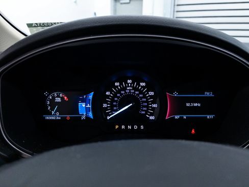 Used 2018 Ford Fusion SE w/ Fusion SE Technology Package FWD image 26