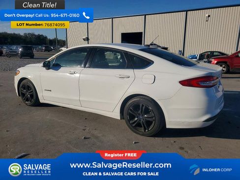 Used 2018 Ford Fusion SE image 3