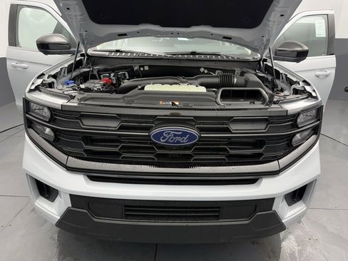New 2025 Ford Expedition Active image 15