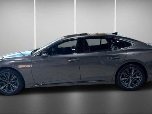 Used 2018 Lexus LS 500 F Sport w/ Accessory Package (Z2) image 5