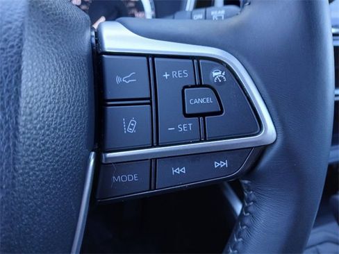 Certified 2023 Toyota Highlander XLE image 55