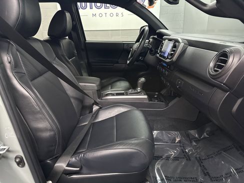 Used 2023 Toyota Tacoma TRD Off-Road image 21