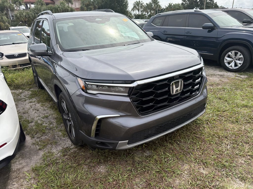 Used 2025 Honda Pilot Elite image 2