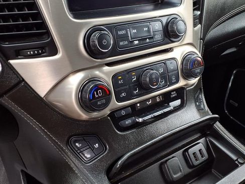 Used 2020 GMC Yukon XL Denali AWD/4WD image 6