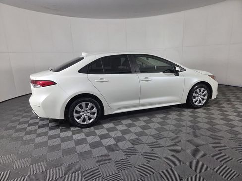 Used 2020 Toyota Corolla LE FWD image 5