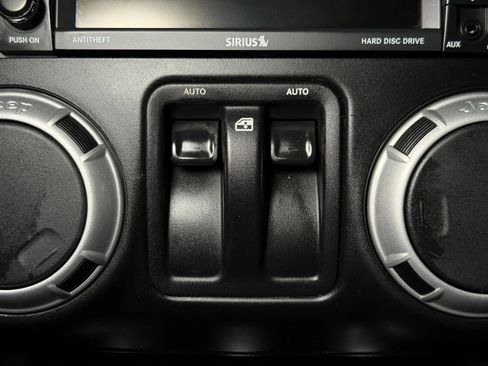 Used 2014 Jeep Wrangler Sahara w/ Connectivity Group AWD/4WD image 31