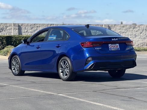 Used 2023 Kia Forte LXS image 4