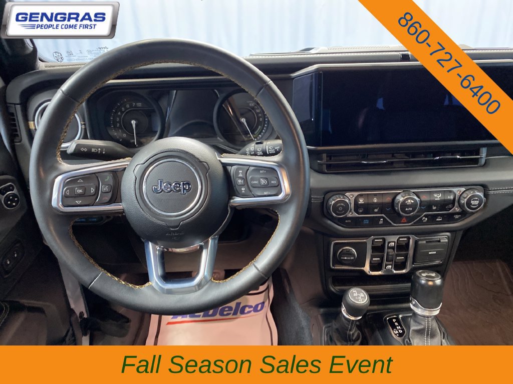 Used 2024 Jeep Wrangler Unlimited Sahara w/ Technology Group AWD/4WD image 31