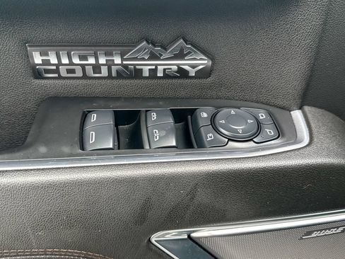Certified 2024 Chevrolet Silverado 1500 High Country w/ Technology Package AWD/4WD image 17