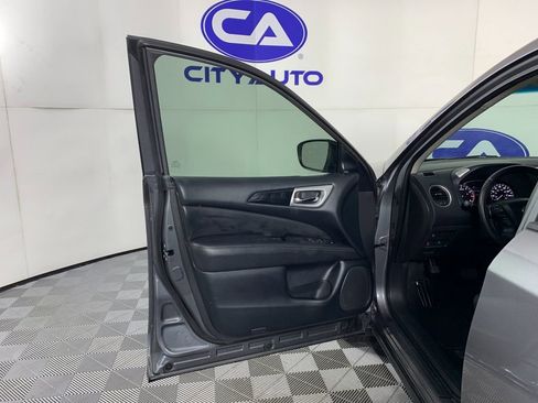 Used 2020 Nissan Pathfinder SV FWD image 14
