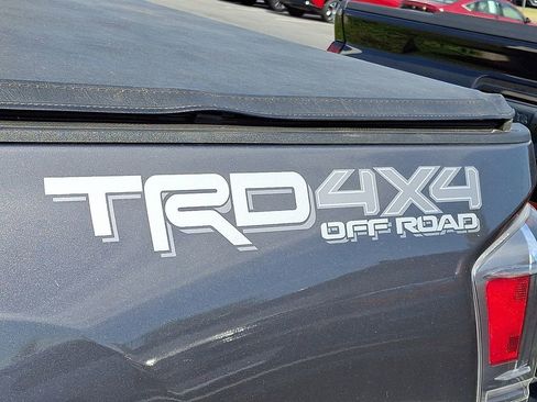 Used 2021 Toyota Tacoma TRD Off-Road w/ Technology Package AWD/4WD image 10