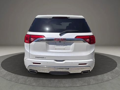 Used 2017 GMC Acadia Denali w/ Technology Package FWD image 4