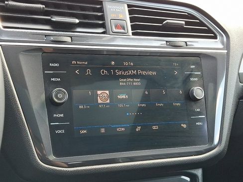 Used 2022 Volkswagen Tiguan SE image 17