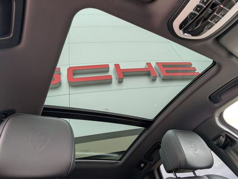 Certified 2026 Porsche Macan AWD/4WD image 27