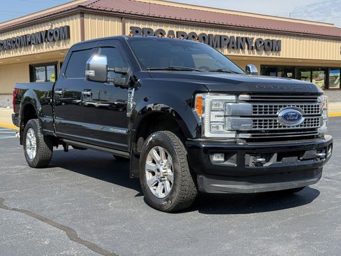 Used 2017 Ford F250 Platinum w/ Platinum Ultimate Package AWD/4WD image 2