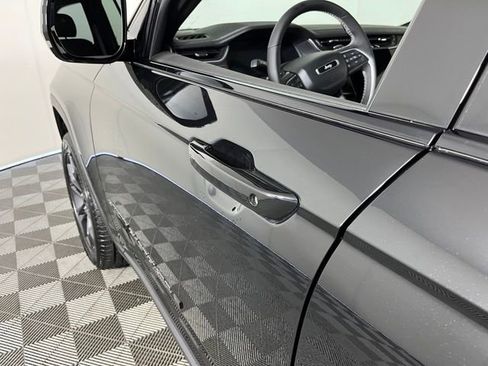 Used 2025 Jeep Grand Cherokee Limited AWD/4WD image 13