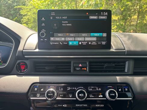 Used 2025 Honda Pilot Black Edition image 13