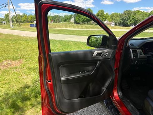 Used 2019 Ford Ranger XLT w/ Equipment Group 302A Luxury AWD/4WD image 10