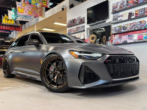 Used 2023 Audi RS 6 w/ Carbon Optic Package AWD/4WD image 1