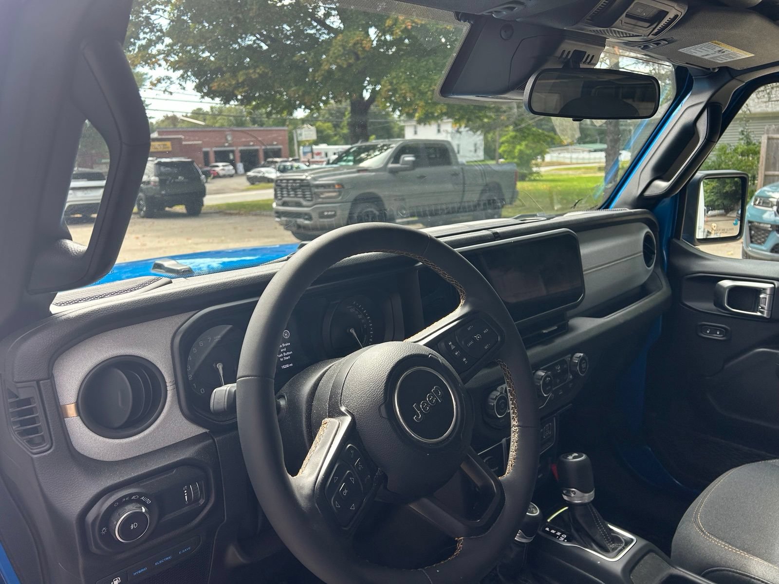 Used 2024 Jeep Wrangler Unlimited AWD/4WD image 11