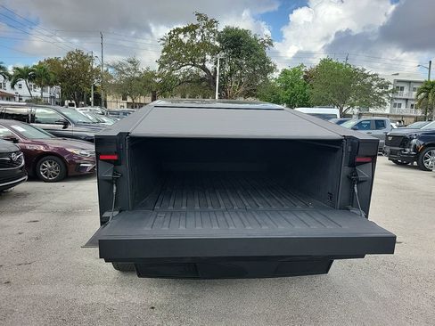 Used 2025 Tesla Cybertruck AWD Crew Cab image 13
