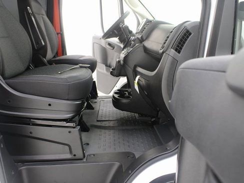 Used 2025 RAM ProMaster 2500 w/ Convenience Group image 18