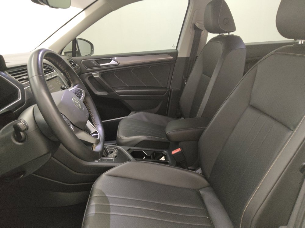 Used 2022 Volkswagen Tiguan SE FWD image 17