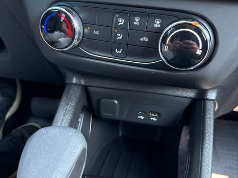 Used 2024 Chevrolet TrailBlazer LS w/ LS Convenience Package FWD image 21